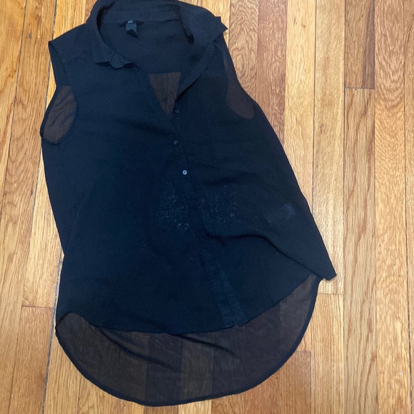 H&M Tops - Buttoned, sheer sleeveless top
